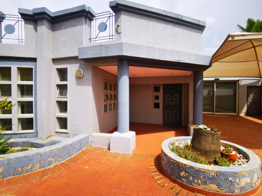 Commercial Property for Sale in Wychwood Gauteng