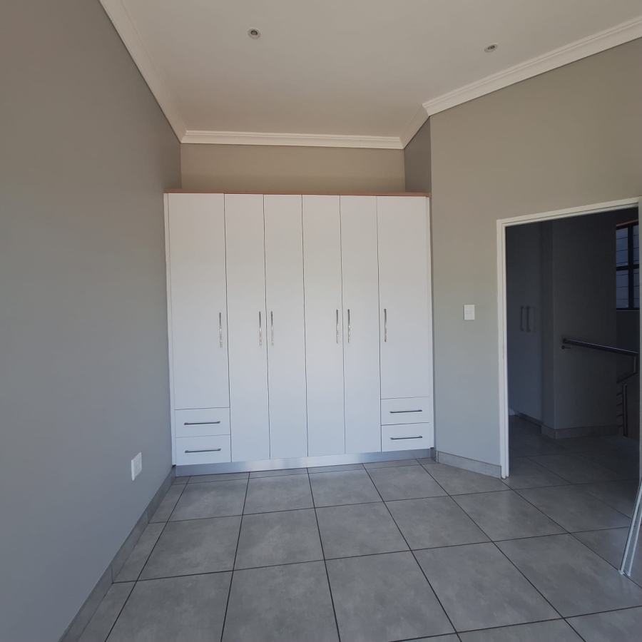 To Let 3 Bedroom Property for Rent in Boardwalk Villas Gauteng