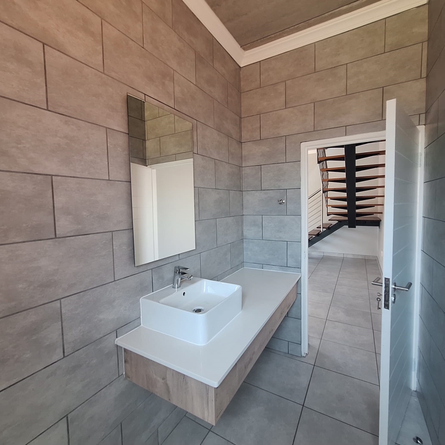 To Let 3 Bedroom Property for Rent in Boardwalk Villas Gauteng