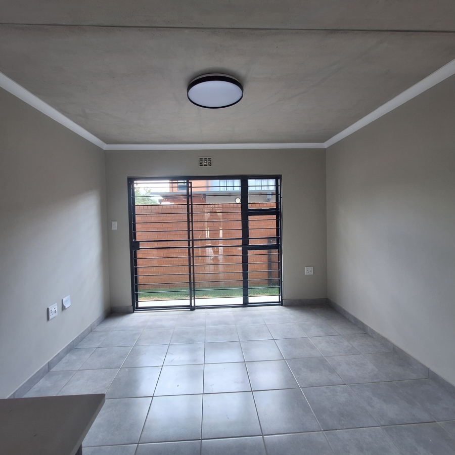 To Let 2 Bedroom Property for Rent in Sinoville Gauteng