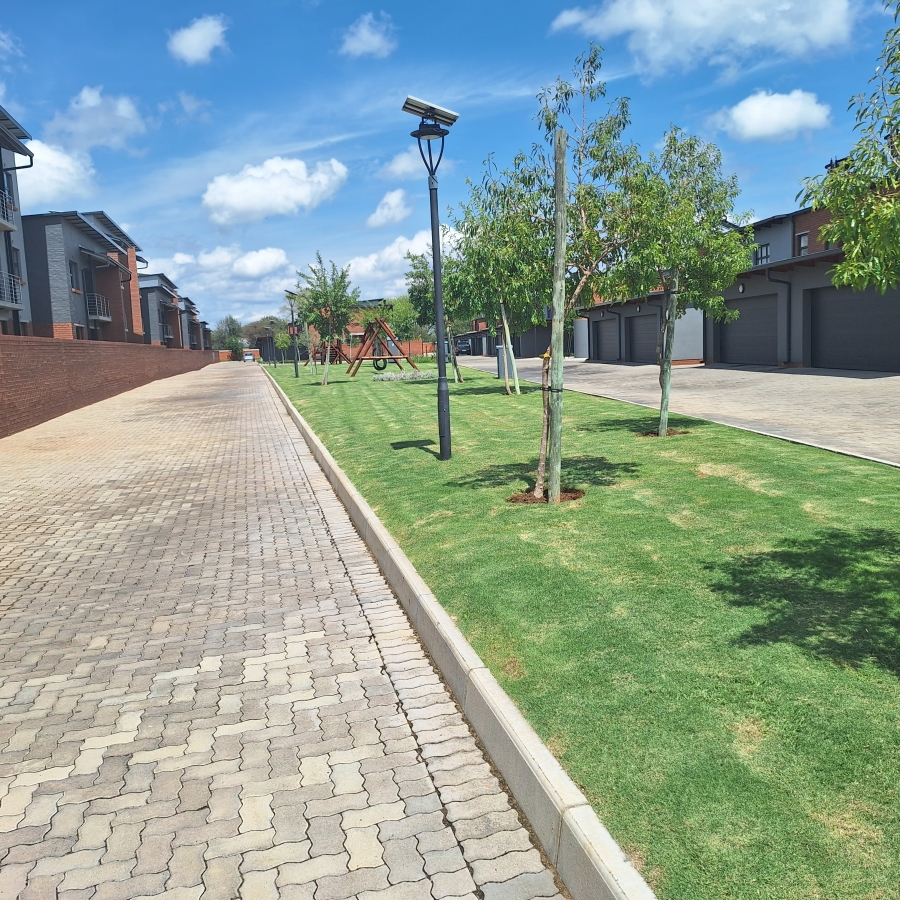 To Let 2 Bedroom Property for Rent in Sinoville Gauteng