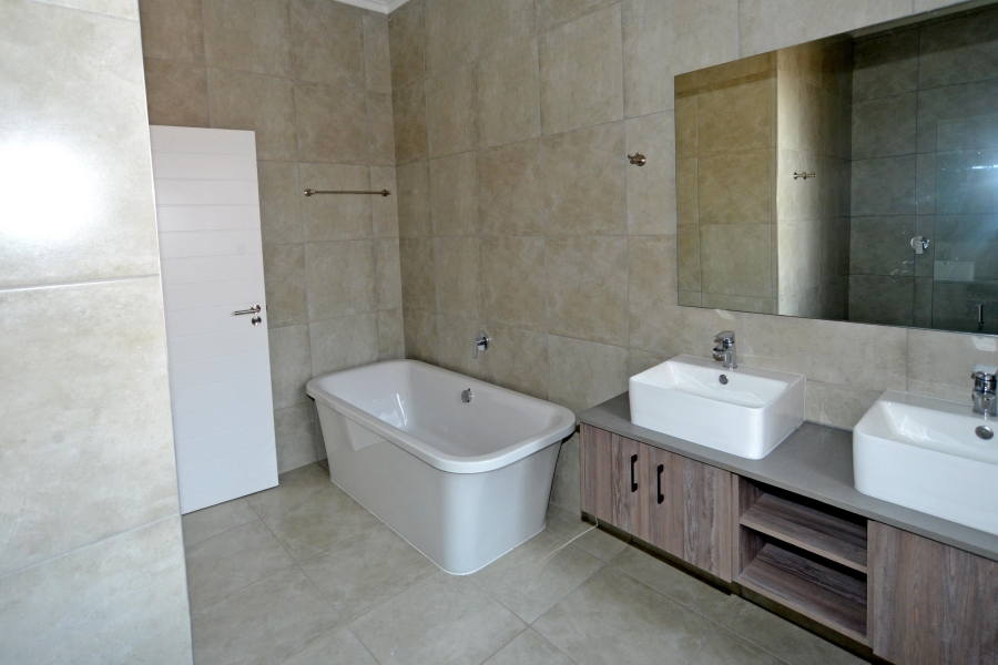 3 Bedroom Property for Sale in Six Fountains Residential Estate Gauteng