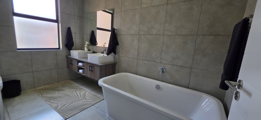 3 Bedroom Property for Sale in Six Fountains Residential Estate Gauteng