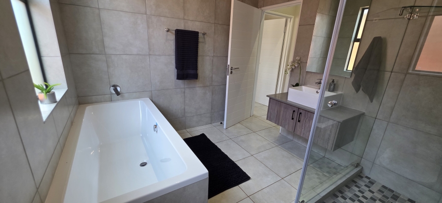 3 Bedroom Property for Sale in Six Fountains Residential Estate Gauteng