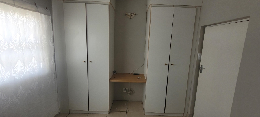 2 Bedroom Property for Sale in Waterkloof Glen Gauteng