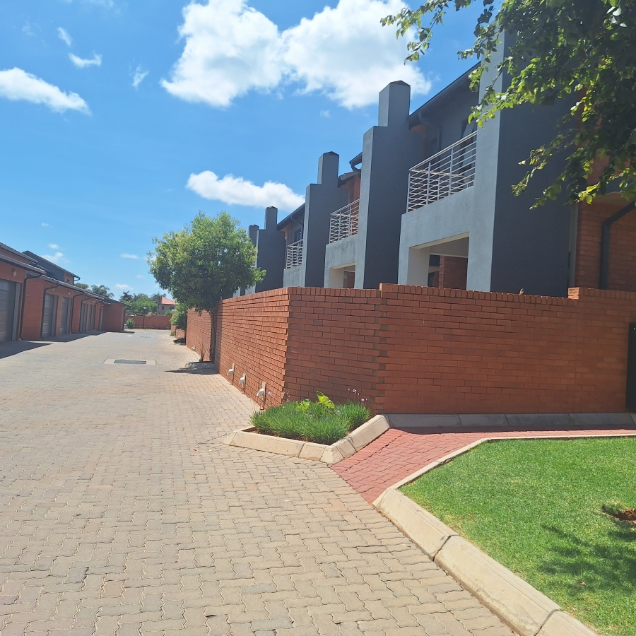 To Let 3 Bedroom Property for Rent in Montana Gauteng