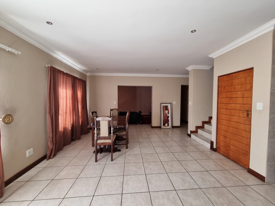 To Let 3 Bedroom Property for Rent in Thatchfield Hills Gauteng