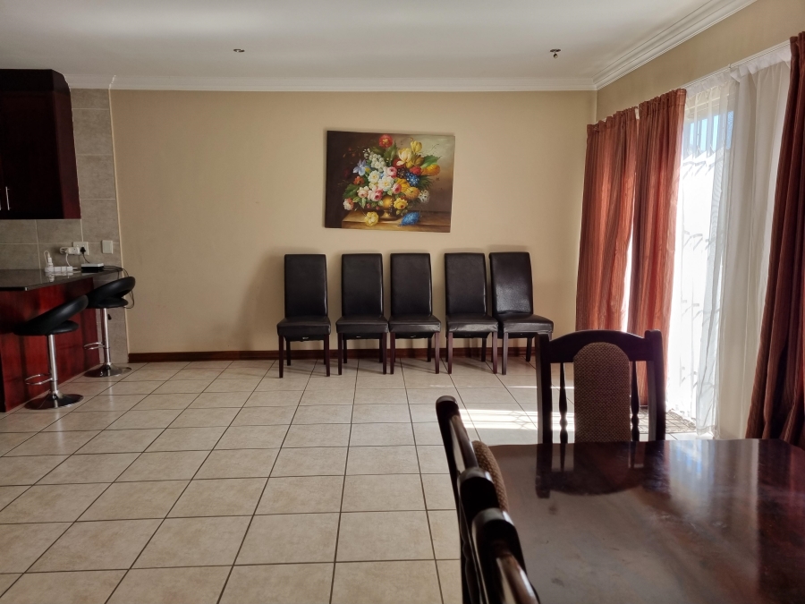 To Let 3 Bedroom Property for Rent in Thatchfield Hills Gauteng