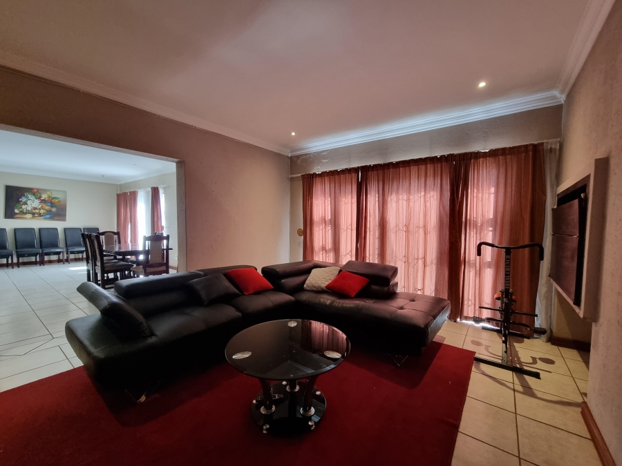 To Let 3 Bedroom Property for Rent in Thatchfield Hills Gauteng