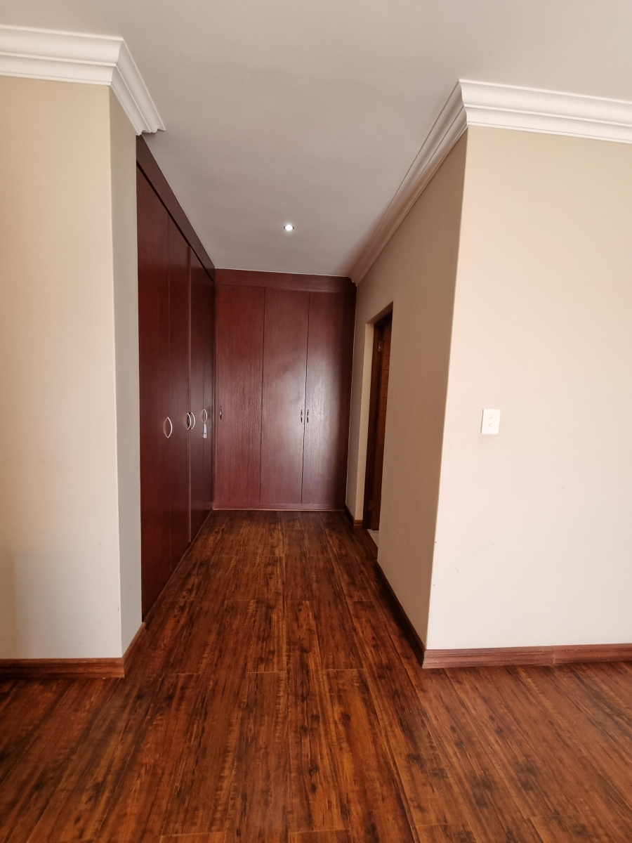To Let 3 Bedroom Property for Rent in Thatchfield Hills Gauteng