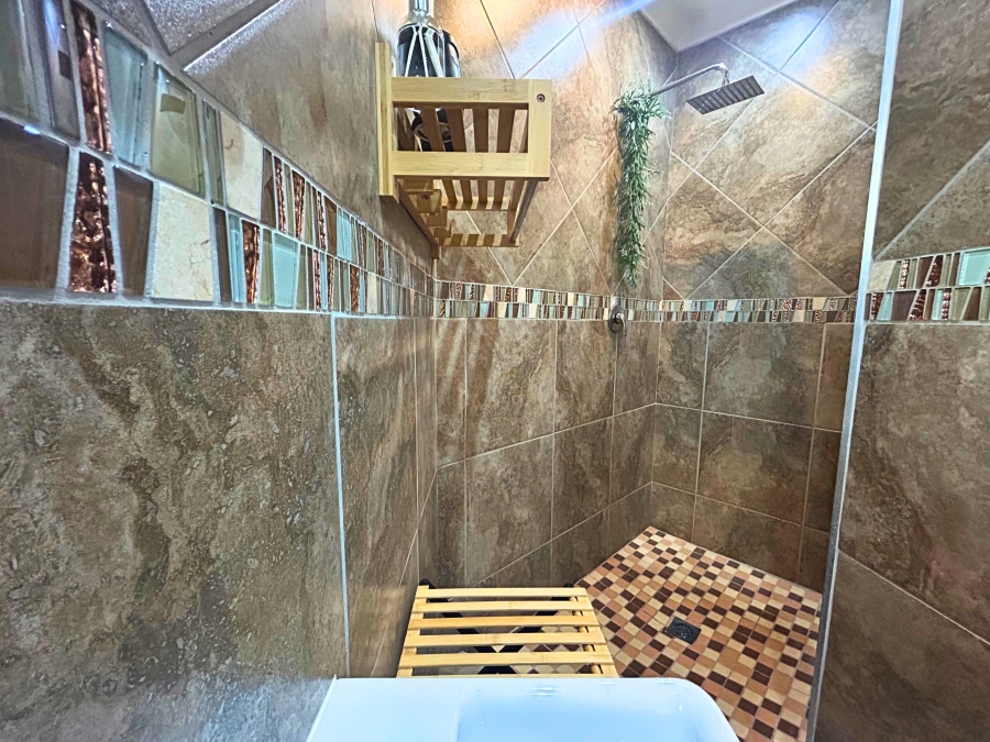 4 Bedroom Property for Sale in Eldoraigne Gauteng