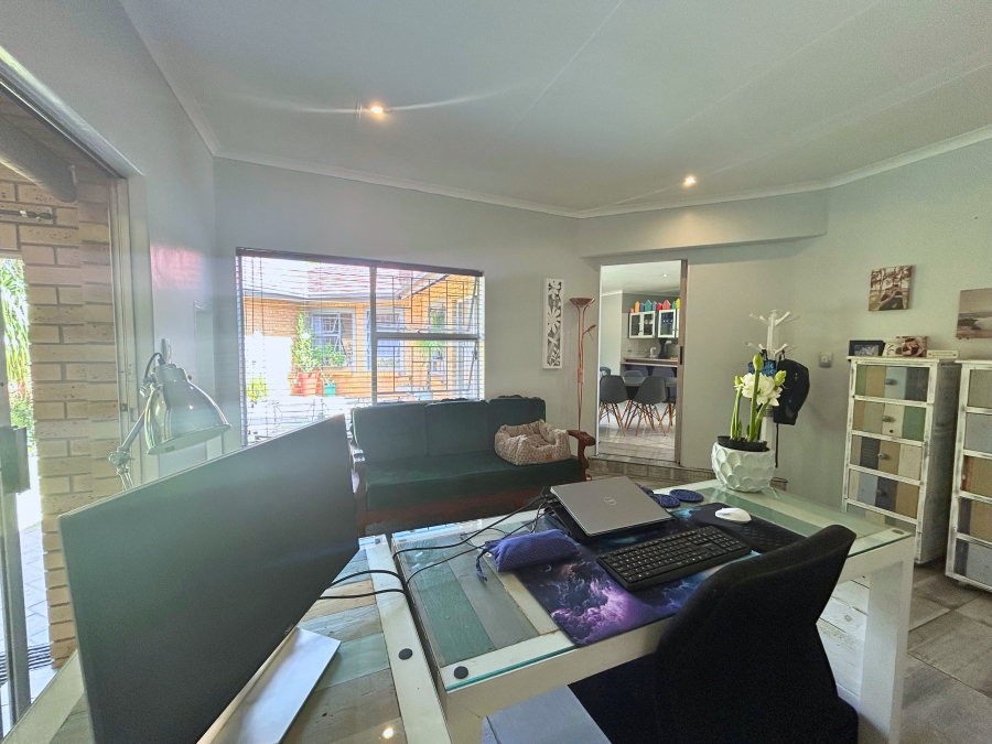 4 Bedroom Property for Sale in Eldoraigne Gauteng