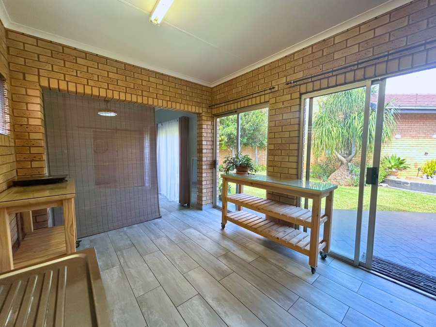 4 Bedroom Property for Sale in Eldoraigne Gauteng