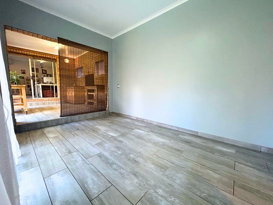 4 Bedroom Property for Sale in Eldoraigne Gauteng