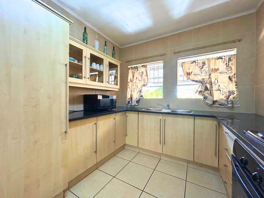 3 Bedroom Property for Sale in Die Hoewes Gauteng