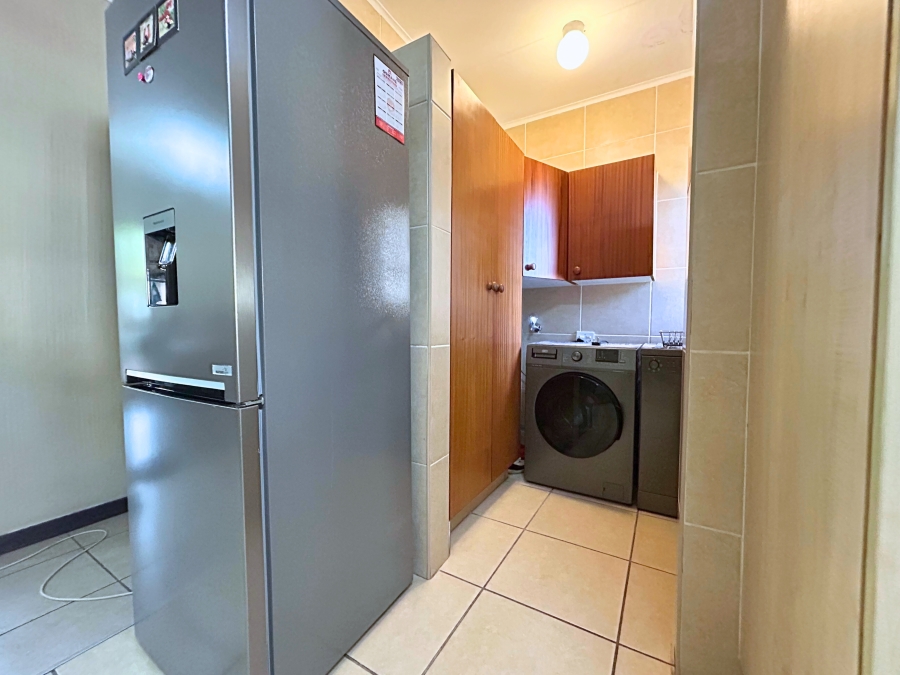 3 Bedroom Property for Sale in Die Hoewes Gauteng