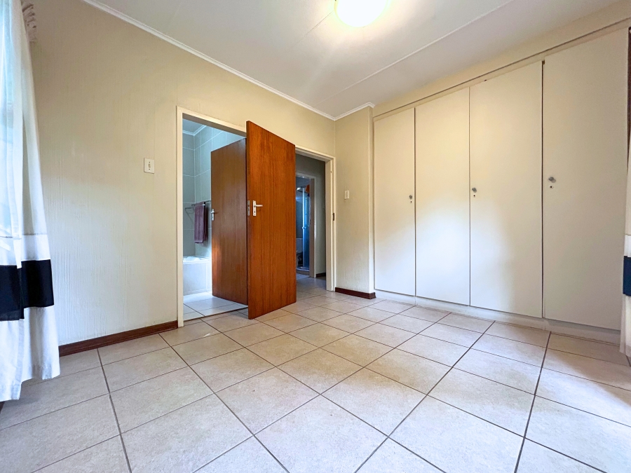 3 Bedroom Property for Sale in Die Hoewes Gauteng
