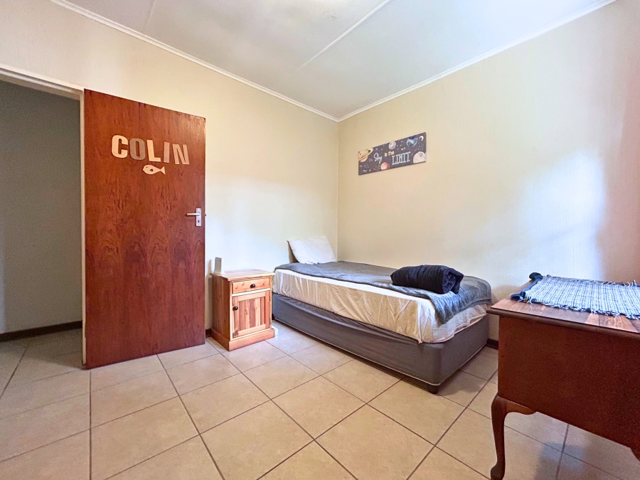 3 Bedroom Property for Sale in Die Hoewes Gauteng