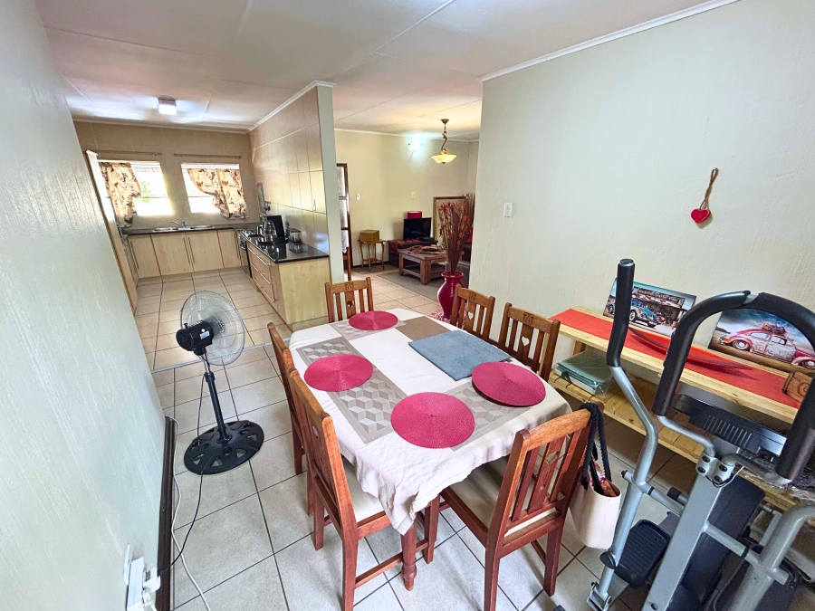 3 Bedroom Property for Sale in Die Hoewes Gauteng