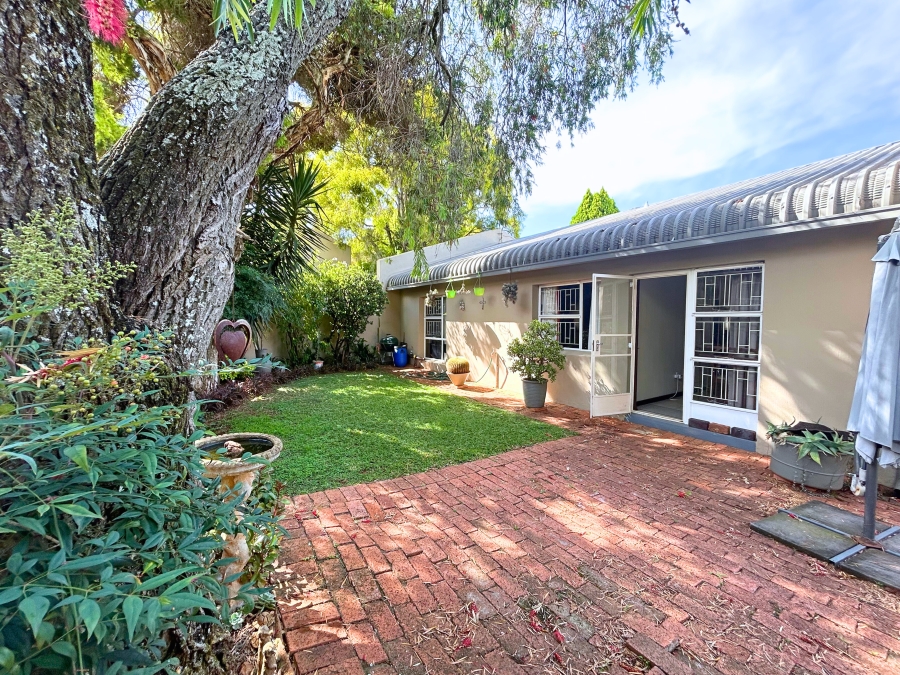 3 Bedroom Property for Sale in Die Hoewes Gauteng