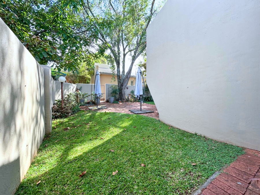 3 Bedroom Property for Sale in Die Hoewes Gauteng