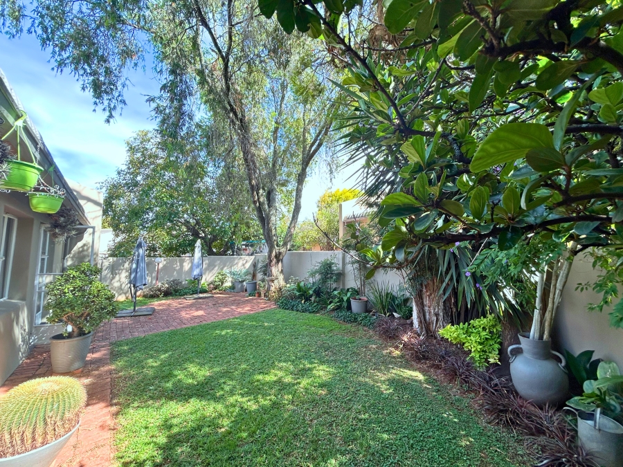 3 Bedroom Property for Sale in Die Hoewes Gauteng