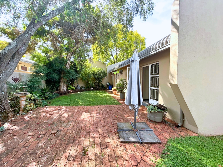 3 Bedroom Property for Sale in Die Hoewes Gauteng