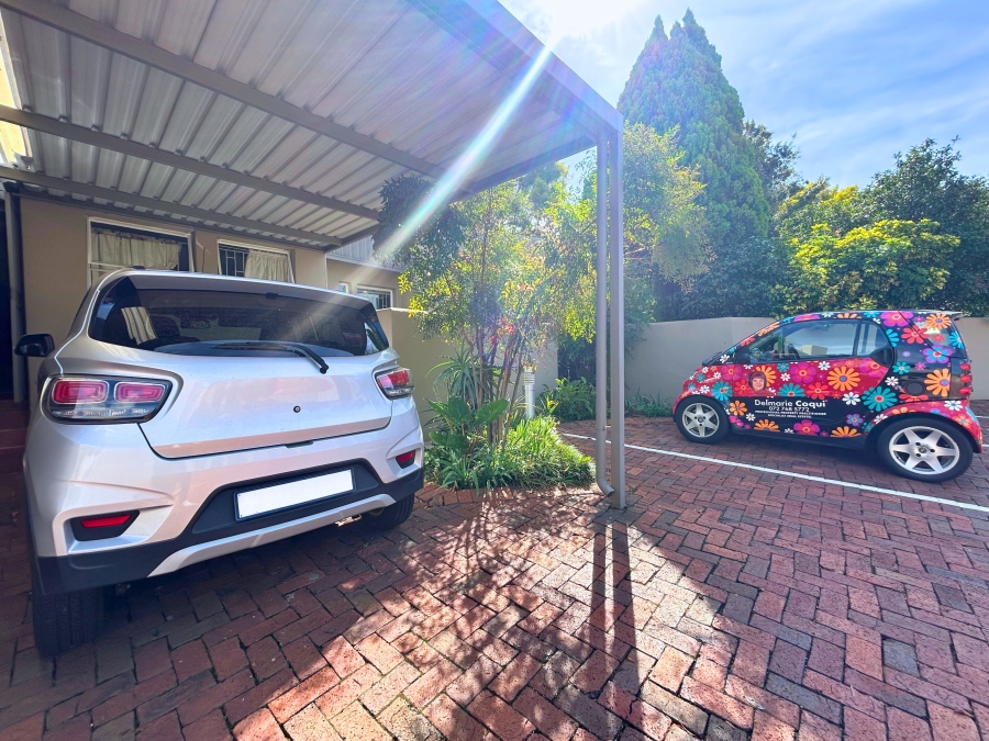 3 Bedroom Property for Sale in Die Hoewes Gauteng