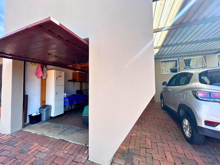 3 Bedroom Property for Sale in Die Hoewes Gauteng