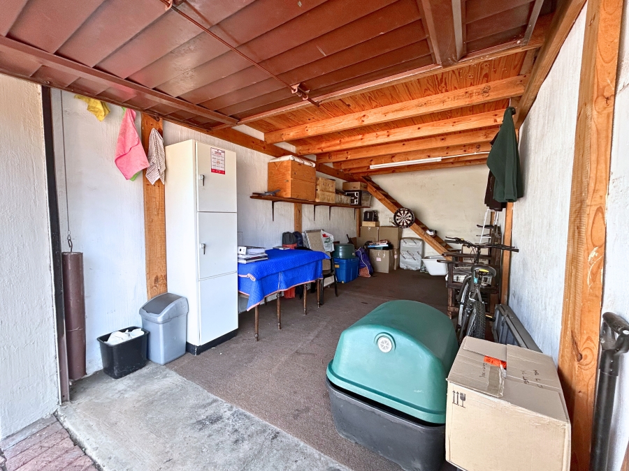 3 Bedroom Property for Sale in Die Hoewes Gauteng