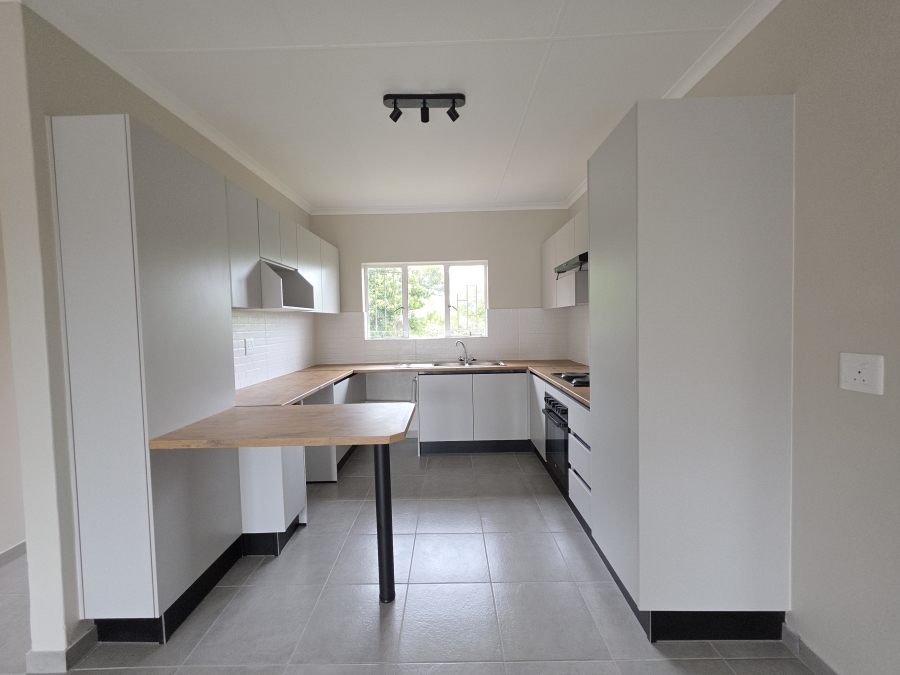 2 Bedroom Property for Sale in Pierre Van Ryneveld Gauteng