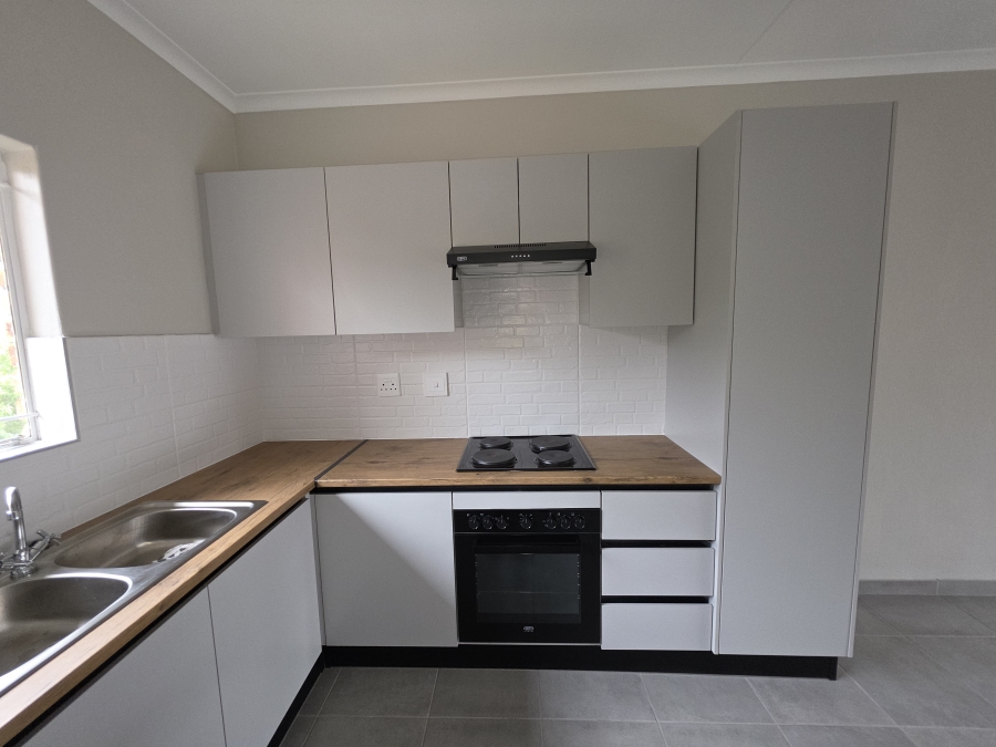 2 Bedroom Property for Sale in Pierre Van Ryneveld Gauteng