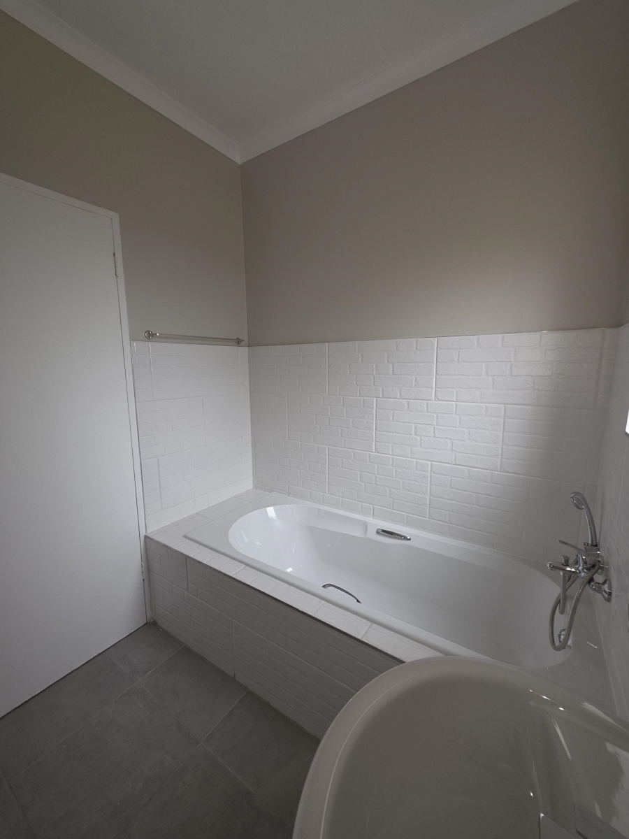 2 Bedroom Property for Sale in Pierre Van Ryneveld Gauteng