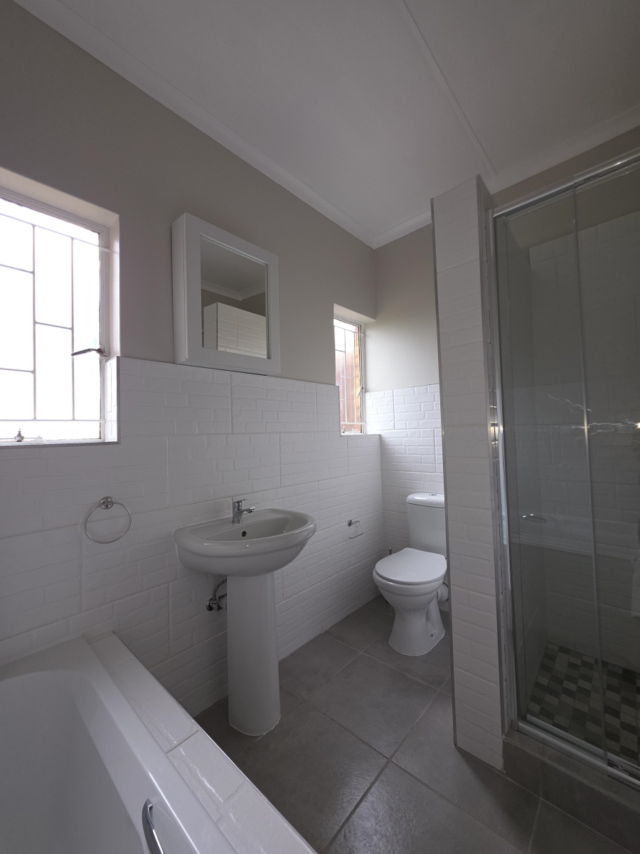 2 Bedroom Property for Sale in Pierre Van Ryneveld Gauteng