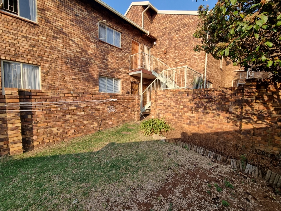 2 Bedroom Property for Sale in Pierre Van Ryneveld Gauteng