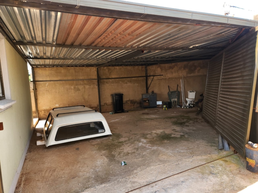 To Let 2 Bedroom Property for Rent in Mapleton Gauteng