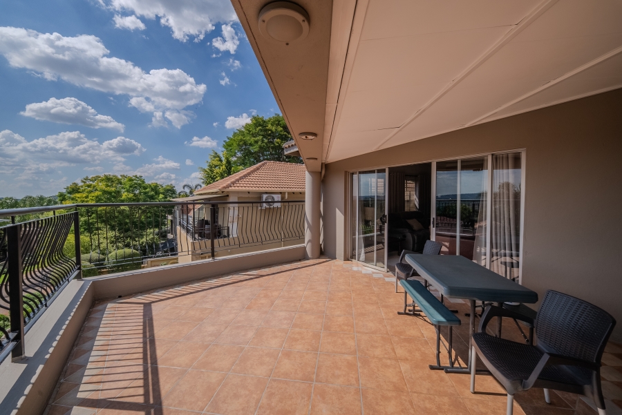 5 Bedroom Property for Sale in Faerie Glen Gauteng