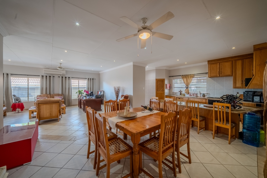 5 Bedroom Property for Sale in Faerie Glen Gauteng