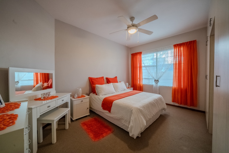 5 Bedroom Property for Sale in Faerie Glen Gauteng