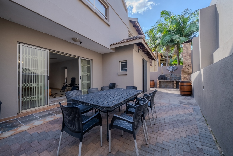 5 Bedroom Property for Sale in Faerie Glen Gauteng