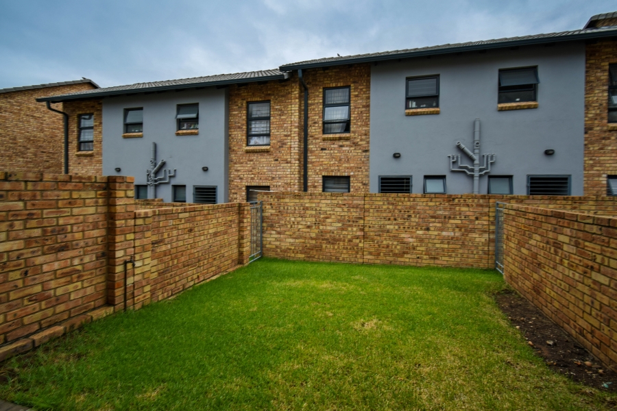 2 Bedroom Property for Sale in Theresa Park Gauteng