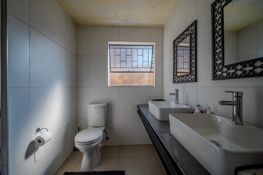 3 Bedroom Property for Sale in Faerie Glen Gauteng