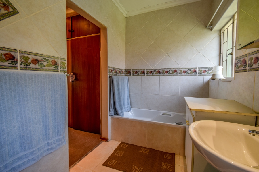 4 Bedroom Property for Sale in Magalieskruin Gauteng