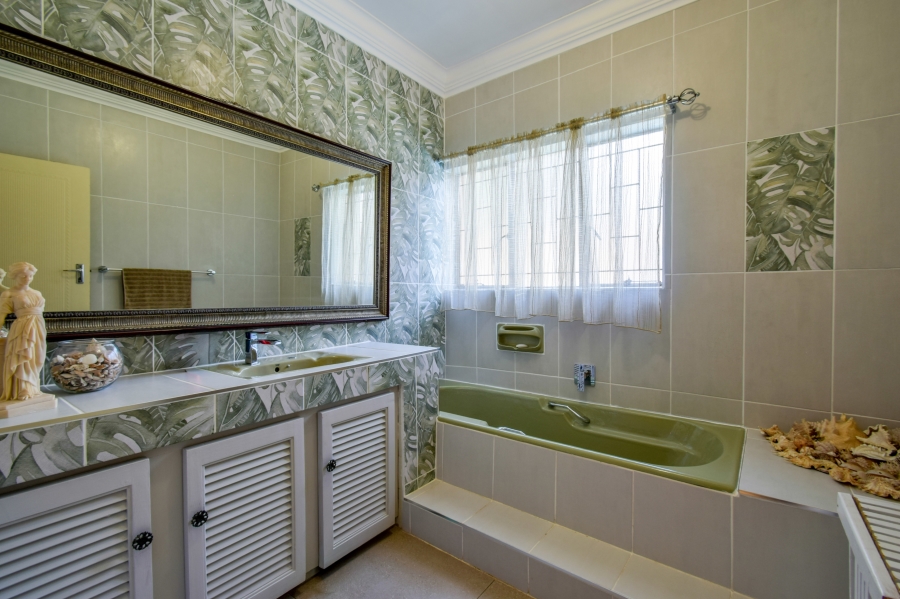 4 Bedroom Property for Sale in Magalieskruin Gauteng