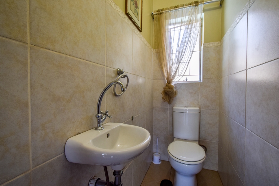 4 Bedroom Property for Sale in Magalieskruin Gauteng