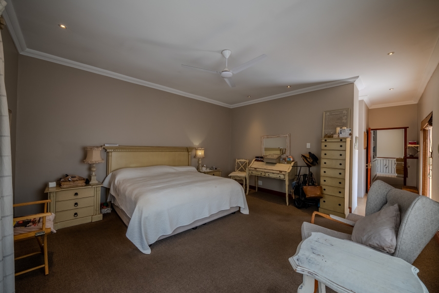 5 Bedroom Property for Sale in Faerie Glen Gauteng