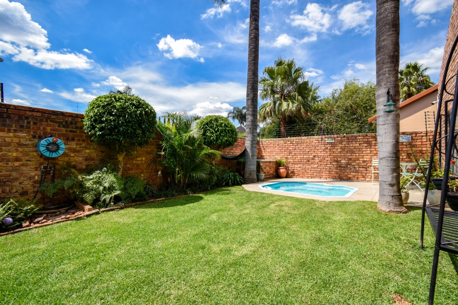 4 Bedroom Property for Sale in Garsfontein Gauteng