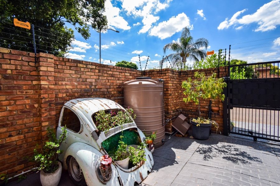 4 Bedroom Property for Sale in Garsfontein Gauteng