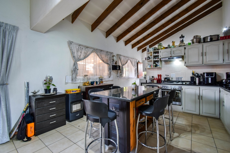 4 Bedroom Property for Sale in Garsfontein Gauteng