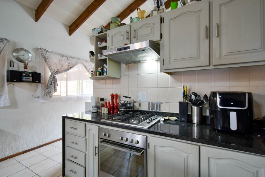 4 Bedroom Property for Sale in Garsfontein Gauteng